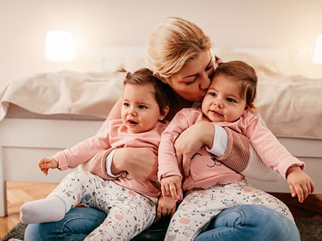 Desideri due gemelli? La fecondazione in vitro e la maternità surrogata possono aiutarti!