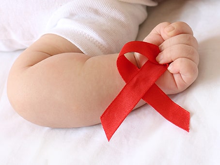 Dai alla luce un bambino sano. Anche se sei affetto da HIV.